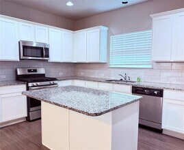 805 Durness Dr in Pflugerville, TX - Building Photo - Building Photo
