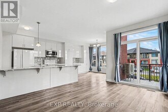 82 Franchise Private in Ottawa, ON - Building Photo - Building Photo