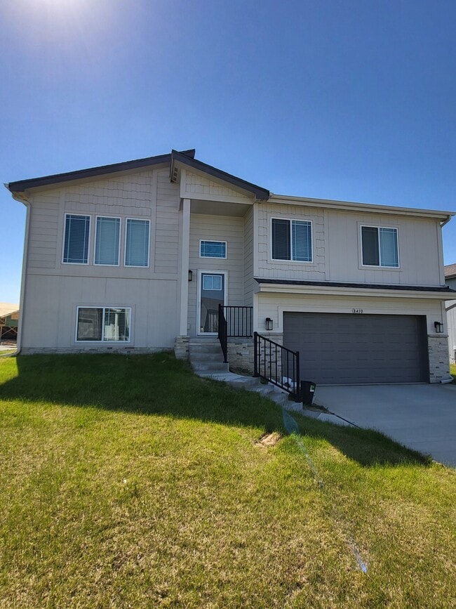 8410 S 177th Ave in Omaha, NE - Foto de edificio - Building Photo