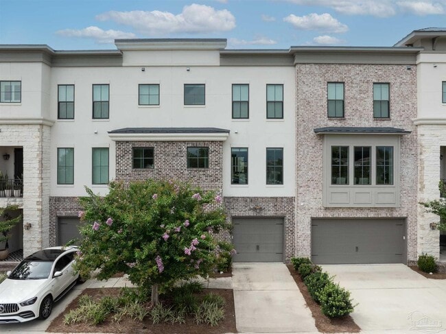 property at 304 W Romana St