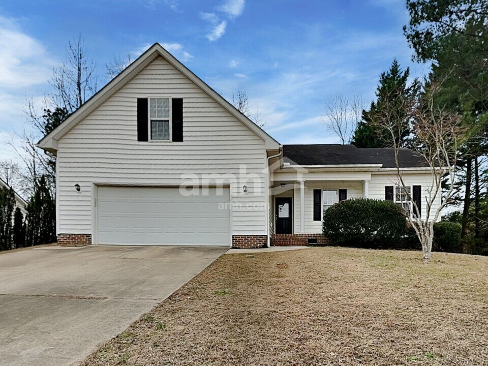 112 Pine Orchard Ct in Holly Springs, NC - Building Photo