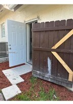 9860 SW 161st Ave in Miami, FL - Building Photo