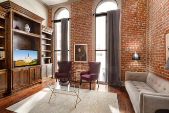 30 Baronne St in New Orleans, LA - Building Photo - Building Photo