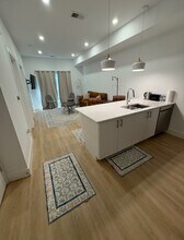 2310 4th St NE, Unit The Road in Washington, DC - Foto de edificio - Building Photo