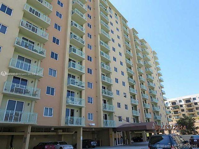 3500 Coral Way, Unit 704 in Coral Gables, FL - Foto de edificio
