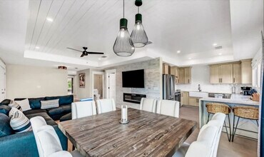 2411 Avenue C in Bradenton Beach, FL - Building Photo - Building Photo