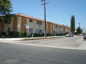 Beck View Apartments in North Hollywood, CA - Building Photo - Building Photo