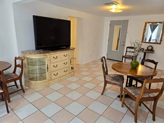 925 E 30th St in Tucson, AZ - Foto de edificio - Building Photo