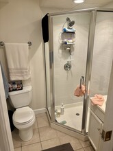 6658 W Devon Ave in Chicago, IL - Building Photo - Building Photo