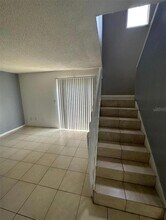 2340 Huntington Green Ct, Unit 1 in Orlando, FL - Foto de edificio - Building Photo