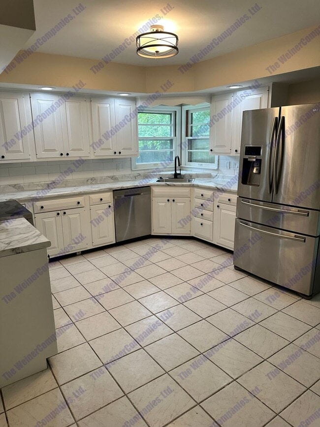 2006 S Race St in Urbana, IL - Foto de edificio - Building Photo