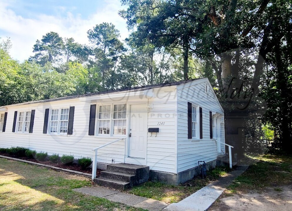 1240 Holden Dr in Augusta, GA - Foto de edificio
