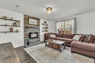 505 Sourwood Dr in Clarksville, TN - Building Photo - Building Photo