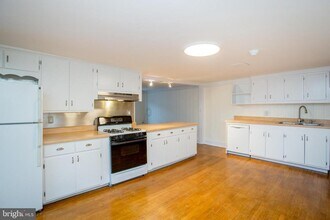 67 Ferry St in Lambertville, NJ - Building Photo - Building Photo