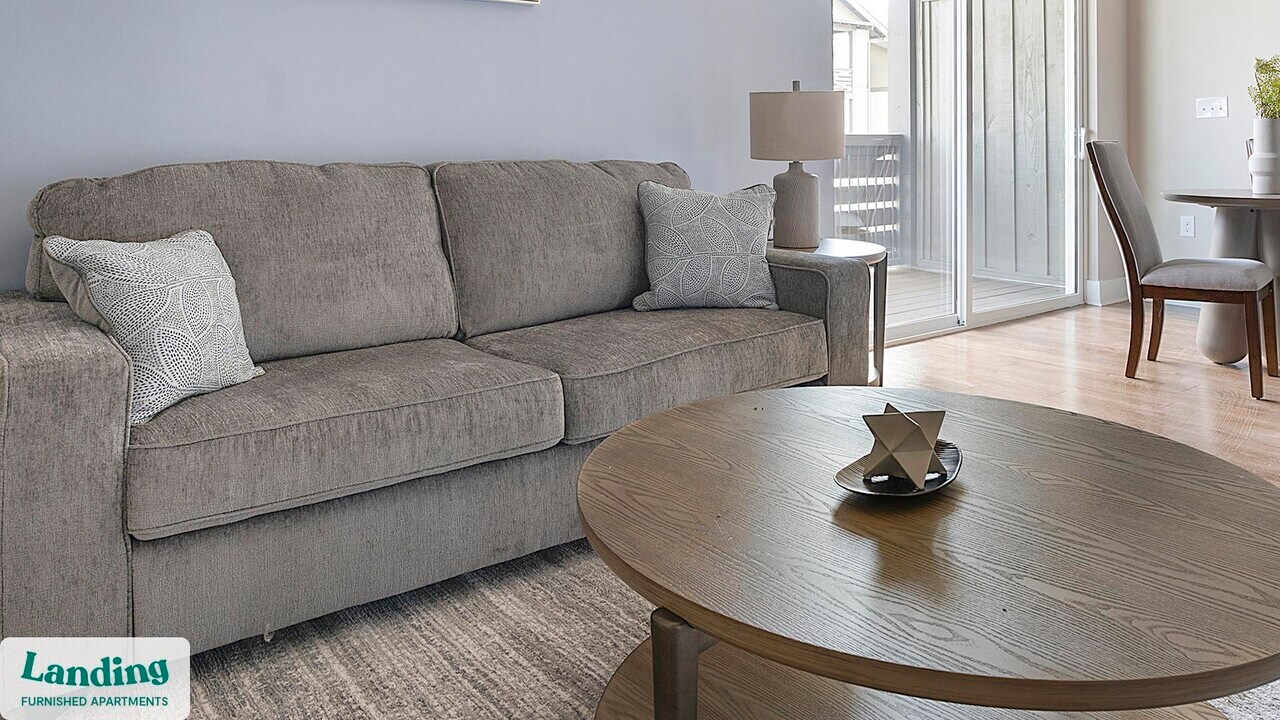 1000 Forestview Dr in Oakwood, GA - Foto de edificio