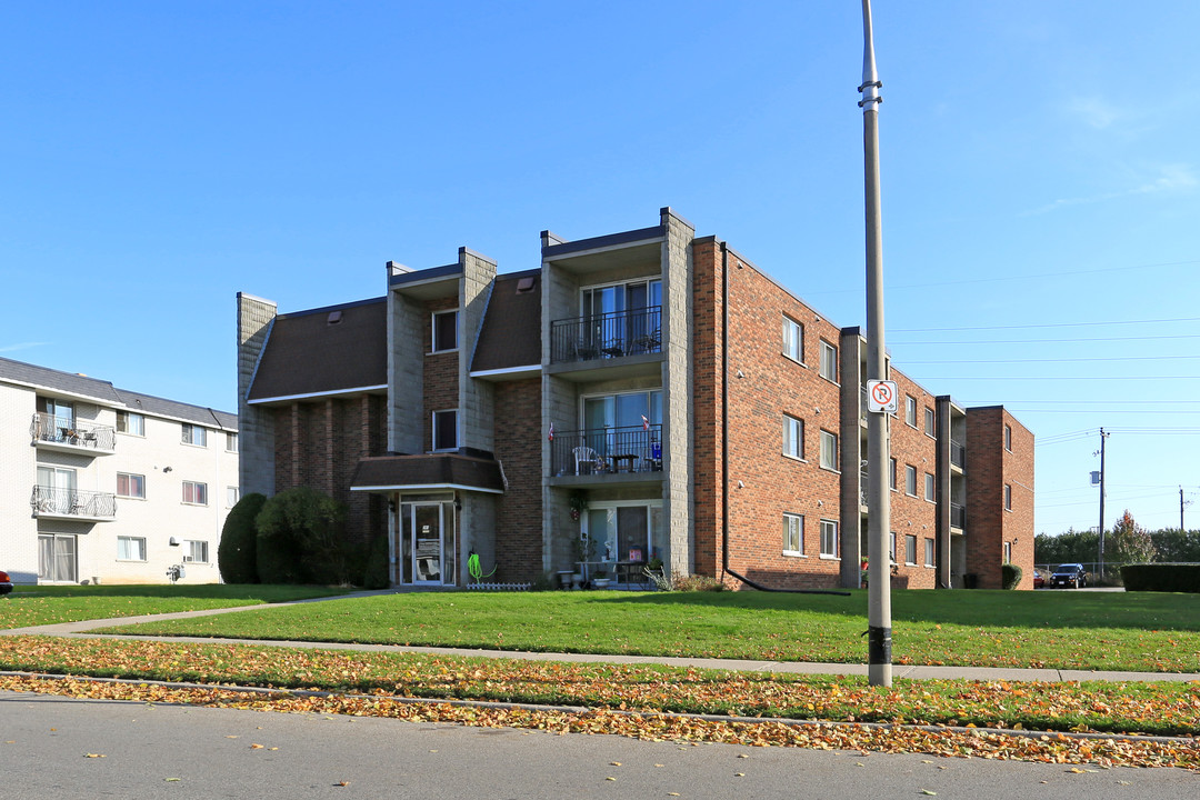 Traynor Avenue Apartments in Kitchener, ON - Building Photo