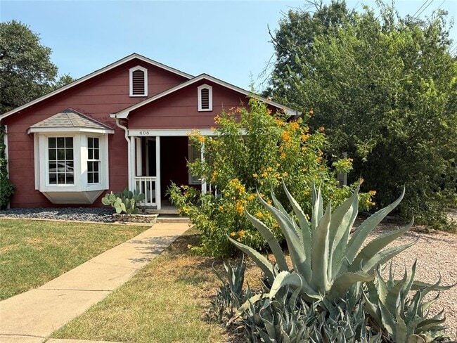 property at 406 E Monroe St