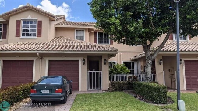 3409 Lakeside Dr in Davie, FL - Building Photo - Building Photo