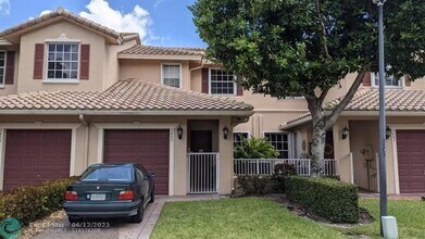 3409 Lakeside Dr in Davie, FL - Foto de edificio - Building Photo