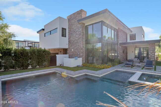 property at 4525 N 36th Way