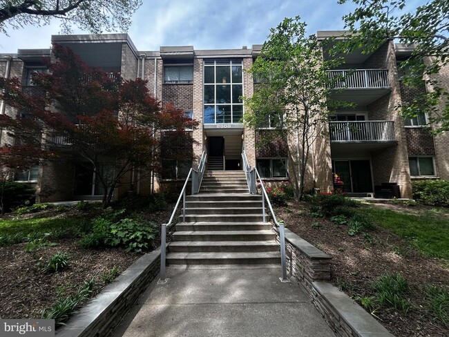 property at 2908 Kings Chapel Rd