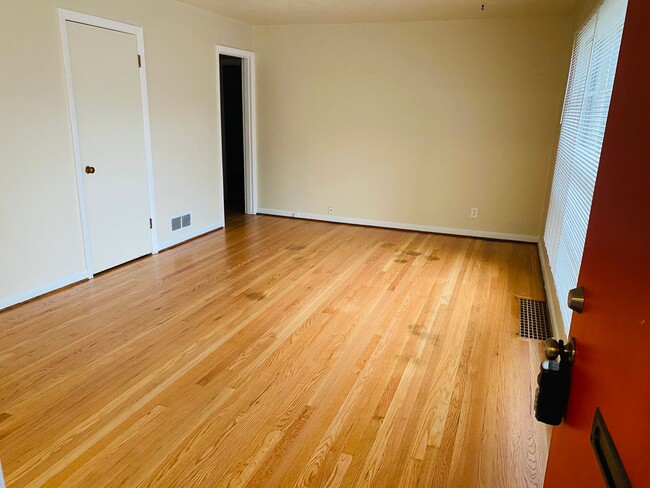 4209 SE Morrison St in Portland, OR - Building Photo - Building Photo