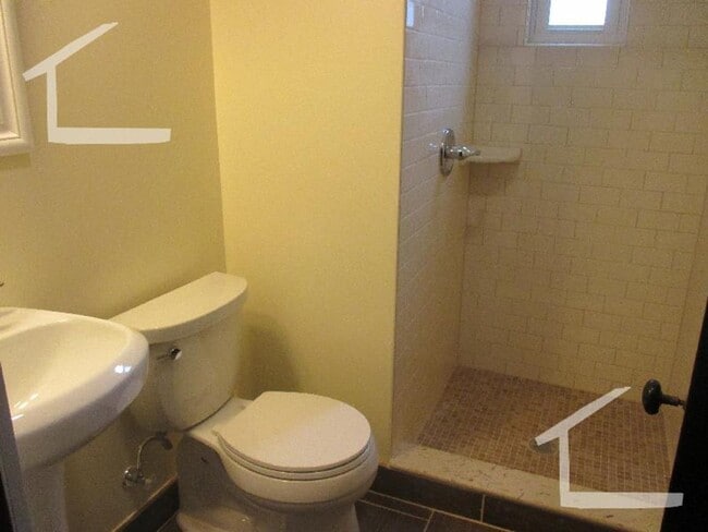 5 Smythe St in Brookline, MA - Foto de edificio - Building Photo