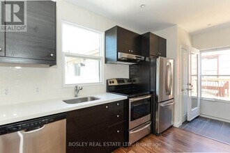 228 Jones Ave in Toronto, ON - Building Photo - Building Photo