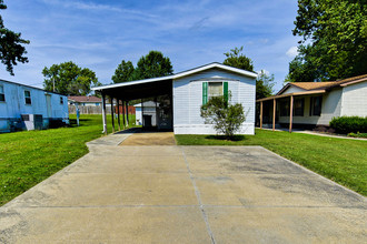 135 Arapaho Drive in Belleville, IL - Building Photo - Building Photo