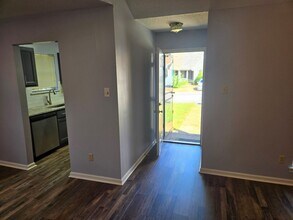 5527 Ginners Dr in Memphis, TN - Building Photo - Building Photo