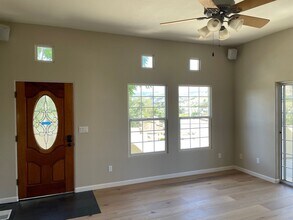 527 Stoneridge Dr in San Luis Obispo, CA - Building Photo - Building Photo