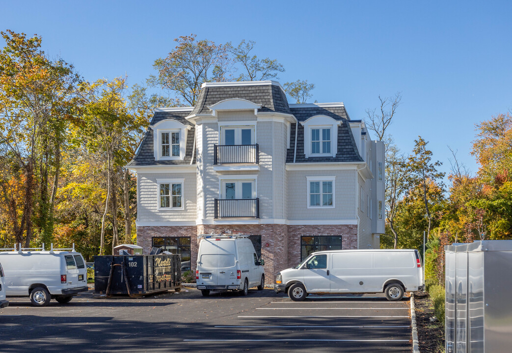 280 E Main St in Oceanport, NJ - Building Photo