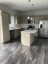 4624 NW 167th St in Urbandale, IA - Building Photo - Building Photo