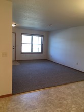 1209 Balsam Ave, Unit 2 in Tomah, WI - Foto de edificio - Building Photo