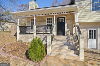 3323 Old Oaks Rd in Buford, GA - Building Photo - Building Photo