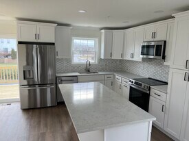 7101 Collinsworth Pl, Unit 2 in Frederick, MD - Building Photo