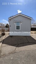 2221 S Prairie Ave in Pueblo, CO - Building Photo