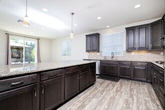 5013 Azalea Park Way in Rancho Cordova, CA - Building Photo - Building Photo