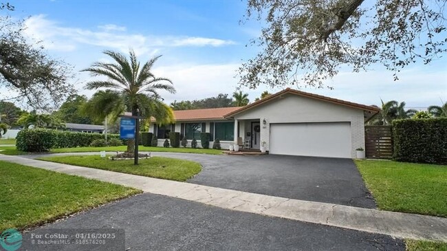 property at 661 S Fig Tree Ln