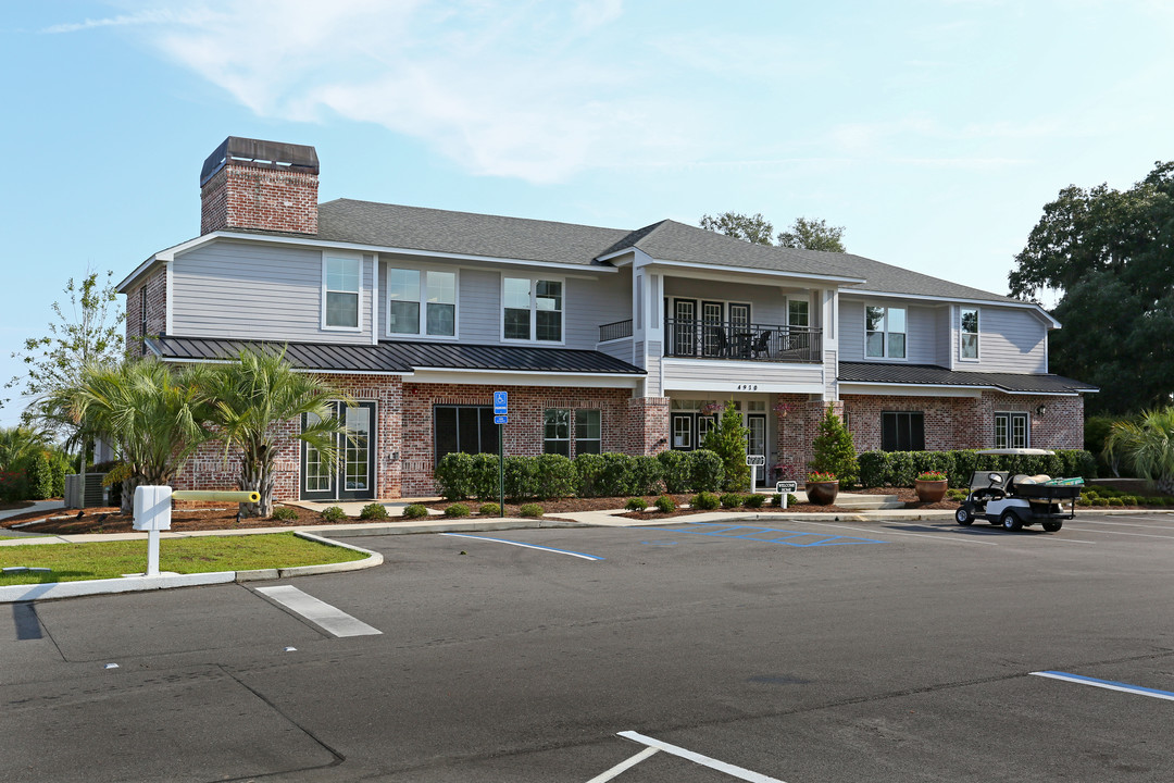 Arbor Landing at Lake Jackson in Tallahassee, FL - Foto de edificio