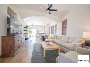5039 E Lucia Dr in Cave Creek, AZ - Building Photo - Building Photo
