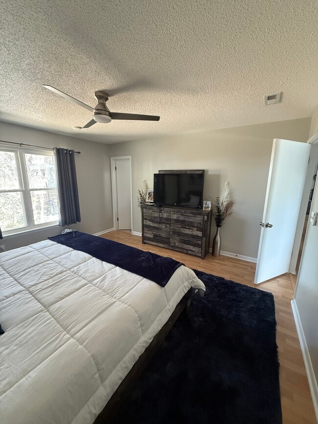 223 Karen Ct in Niceville, FL - Foto de edificio - Building Photo