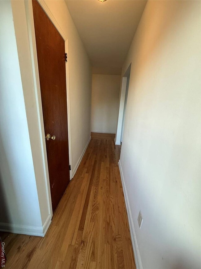 301A Copiague Pl in Copiague, NY - Foto de edificio - Building Photo