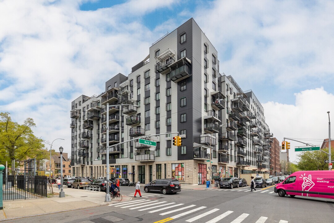 Cascade in Brooklyn, NY - Building Photo