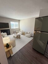 6755 Mission Gorge Rd in San Diego, CA - Building Photo