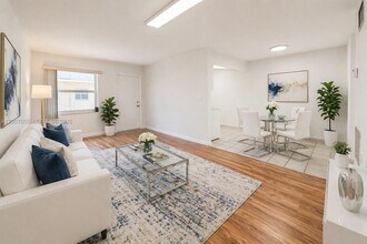 1747 Rodman St in Hollywood, FL - Foto de edificio - Building Photo