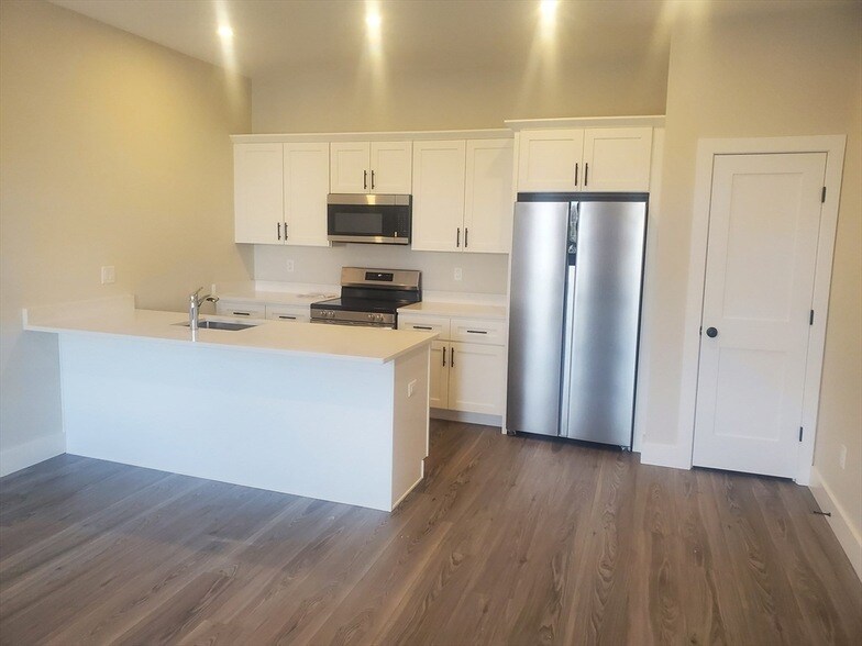 64 Tolman St, Unit 3 in Boston, MA - Building Photo
