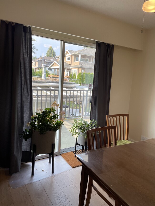 7037 Gibson St in Burnaby, BC - Building Photo - Building Photo