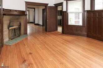 121 Park St-Unit -B in Montclair, NJ - Building Photo - Building Photo