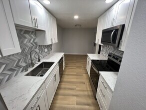 1013 S Sunshine Ave in El Cajon, CA - Building Photo - Building Photo